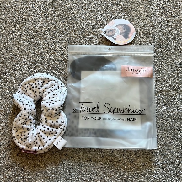Towel Scrunchie - Picture 1 of 2